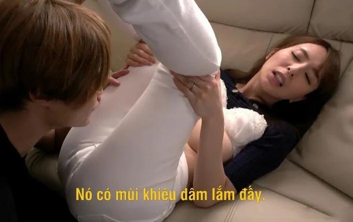 妓女的妻子厭倦了丈夫，於是上交友軟體尋找年輕男子來滿足她